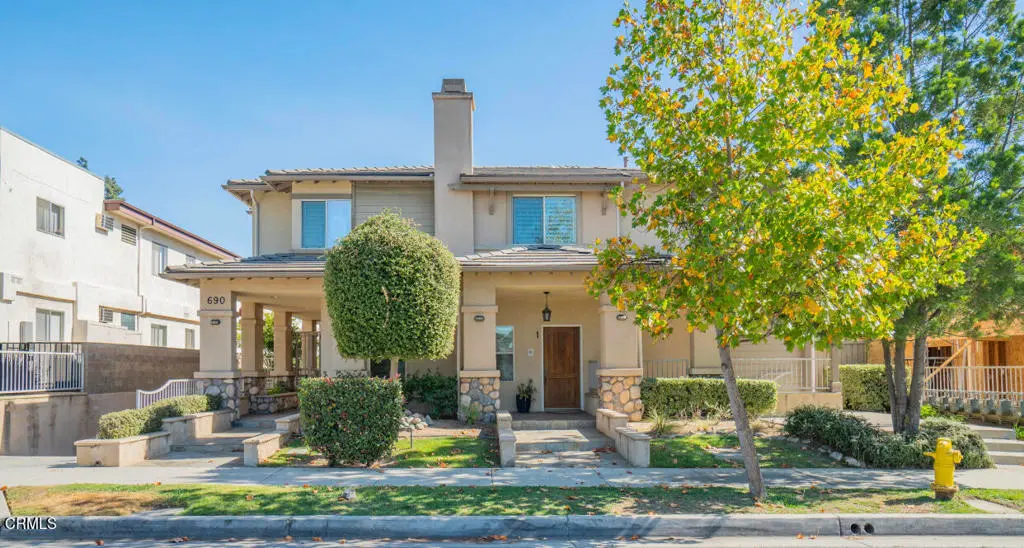 Townhouse for sale at 690 S Marengo Avenue 5, Pasadena, CA featuring 3 beds and 3 baths