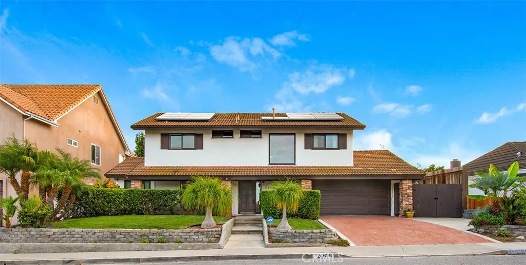 Single Family Residence for rent at 24626 Los Serranos, Laguna Niguel, CA featuring 4 beds and 3 baths