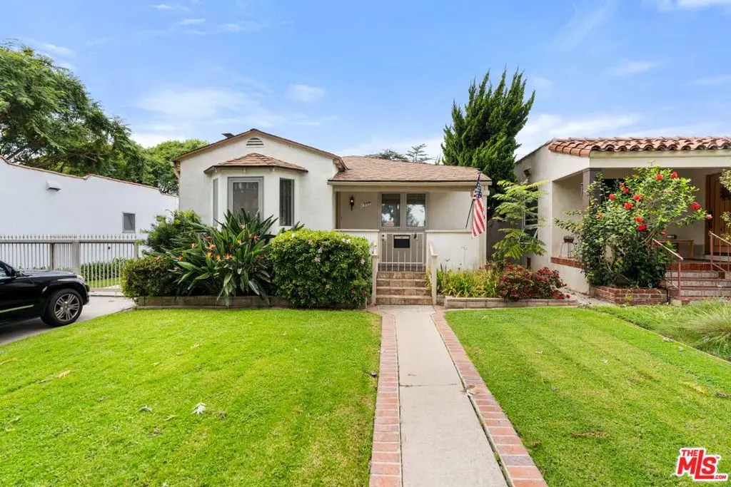 Condominium for rent at 2907 Washington Avenue, Santa Monica, CA featuring 2 beds and 1 bath