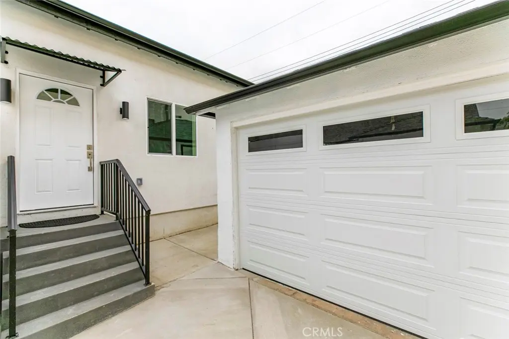 Single Family Residence for rent at 543 Glenwood Road A, Glendale, CA featuring 3 beds and 2 baths