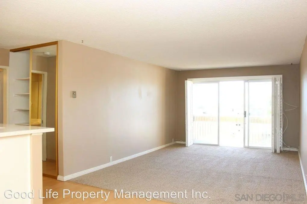 Residential Lease for rent at 1855 Diamond 5-211, San Diego, San Diego County, CA featuring 2 beds and 2 baths