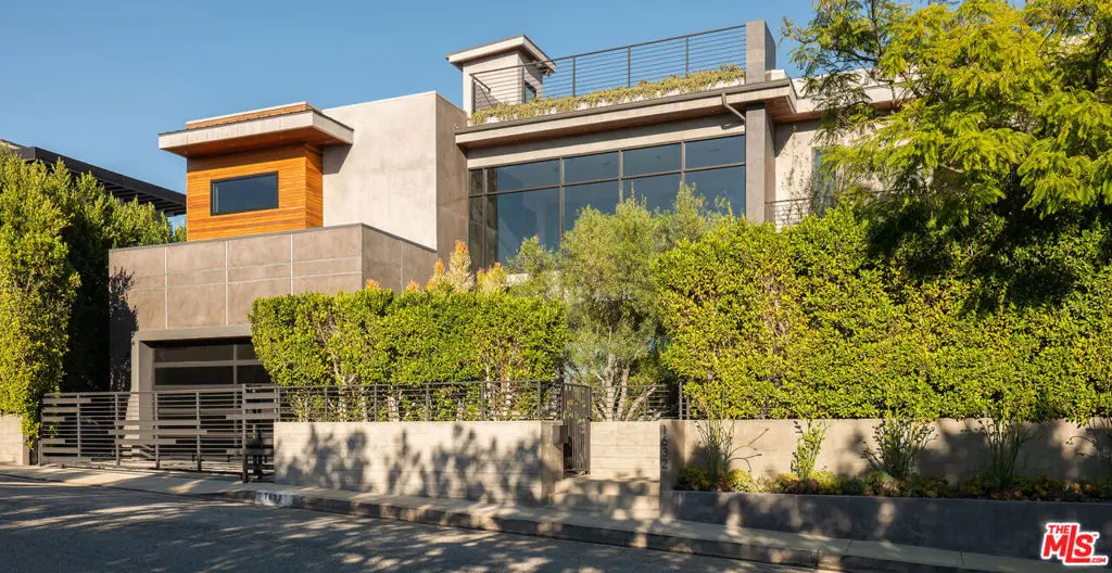 Single Family Residence for sale at 1632 Stradella Road, Los Angeles, CA featuring 6 beds and 7 baths