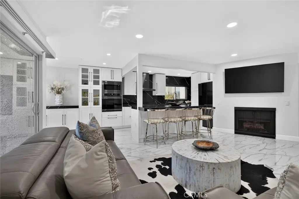 Condominium for sale at 4632 Park Granada 93, Calabasas, CA featuring 3 beds and 2 baths