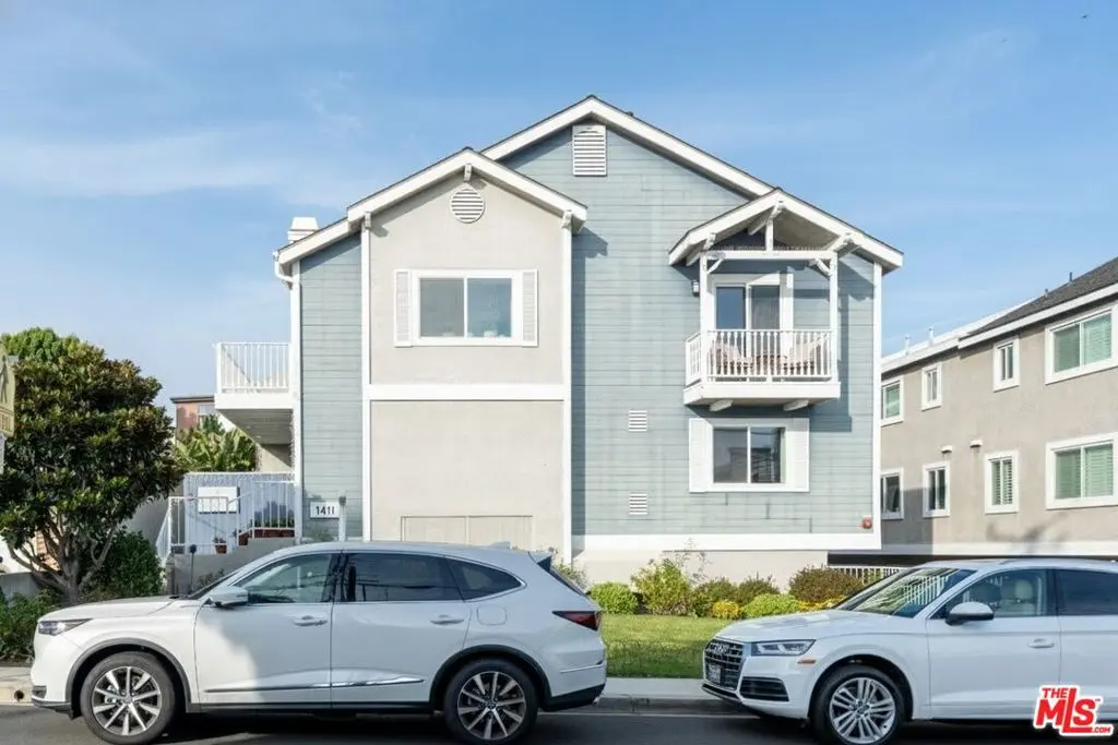 Condominium for rent at 1411 12th Street 2, Manhattan Beach, CA featuring 2 beds and 3 baths