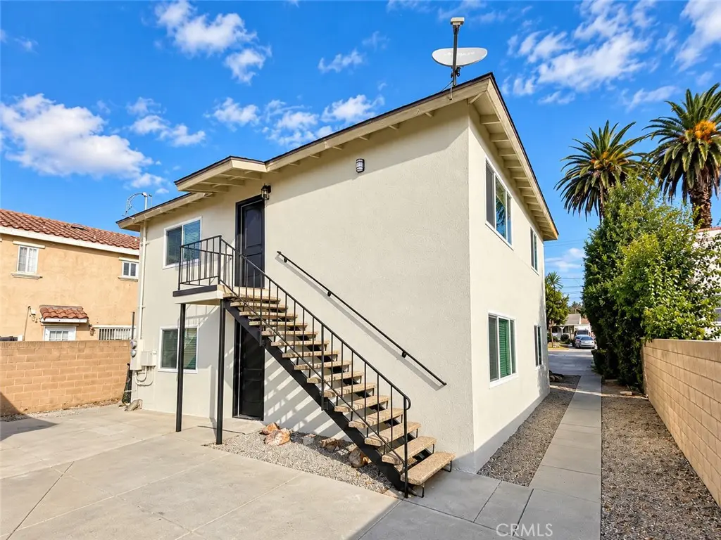 Triplex for rent at 440 E Puente Street A, Covina, CA featuring 2 beds and 1 bath