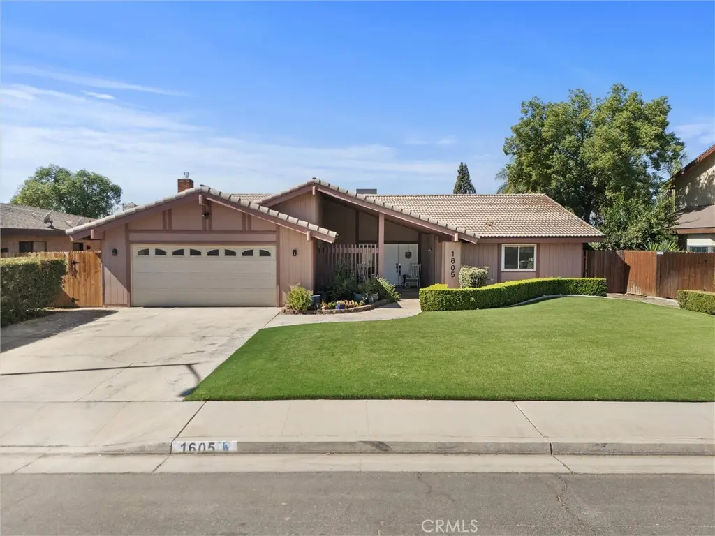 Single Family Residence for sale at 1605 Westbourne Way, Bakersfield, CA featuring 3 beds and 2 baths