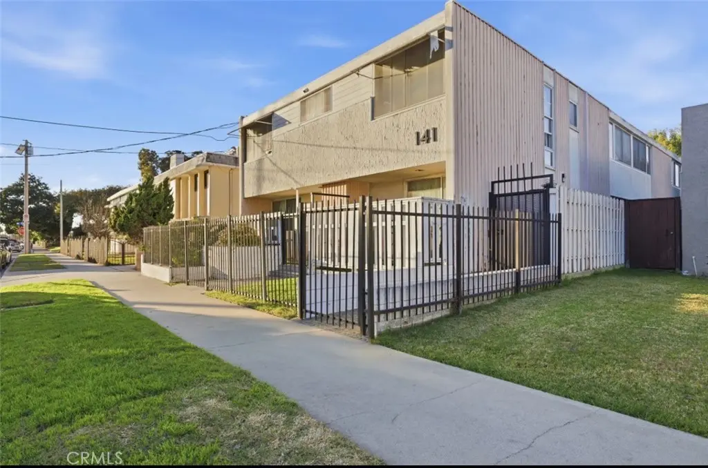 Townhouse for sale at 141 W Hillcrest, Inglewood, CA featuring 2 beds and 3 baths