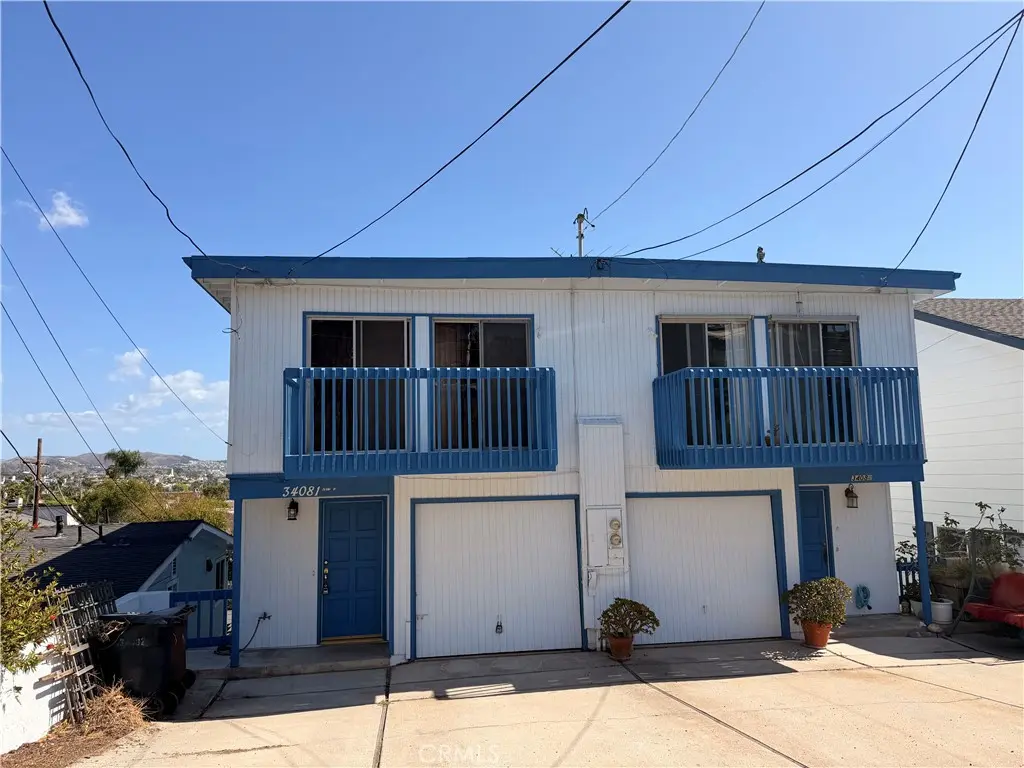 Apartment for rent at 34081 Ruby Lantern Street 1, Dana Point, CA featuring 2 beds and 3 baths