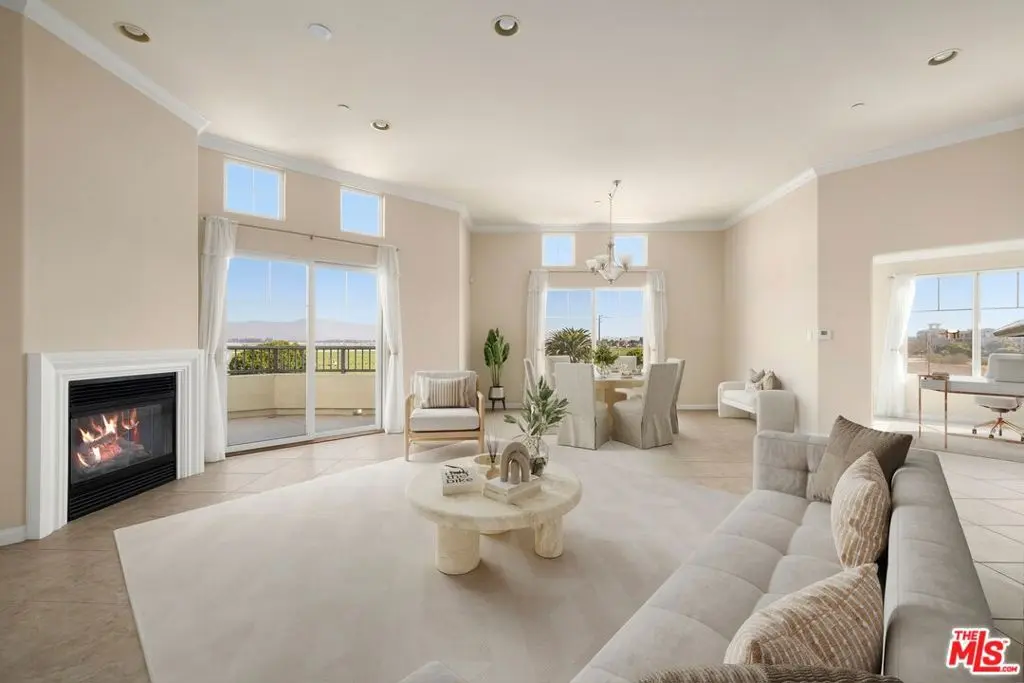 Condominium for sale at 4282 Tradewinds Drive, Oxnard, CA featuring 2 beds and 3 baths