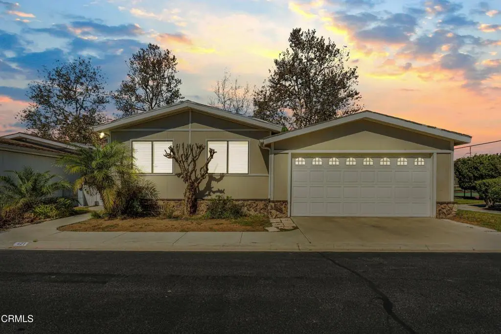 Manufactured In Park for sale at 421 Raspberry Place 118, Oxnard, CA featuring 3 beds and 3 baths
