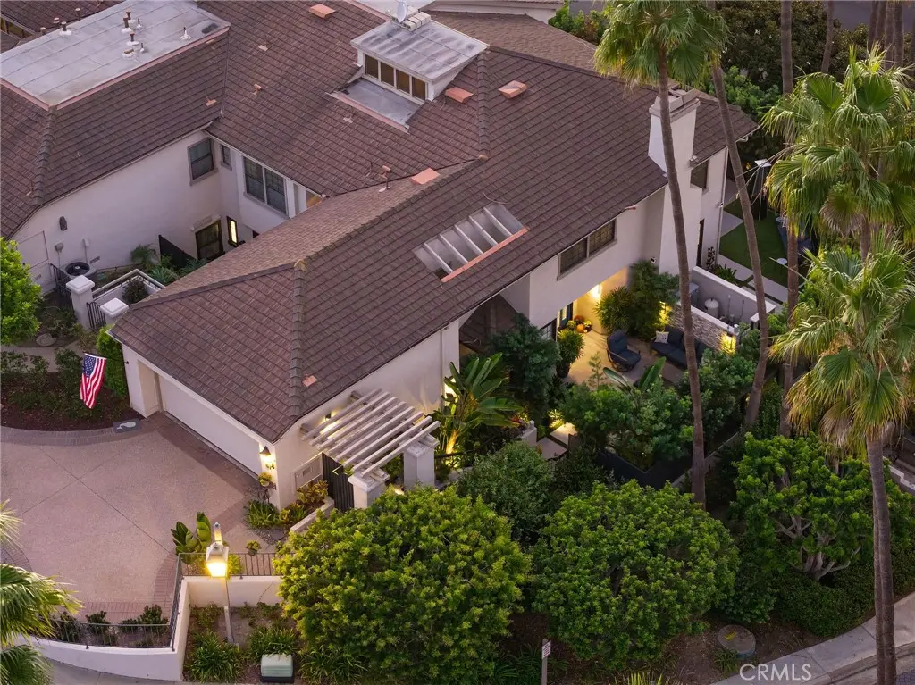Condominium for sale at 51 Seabrook Cove, Newport Beach, Orange County, CA featuring 3 beds and 3 baths