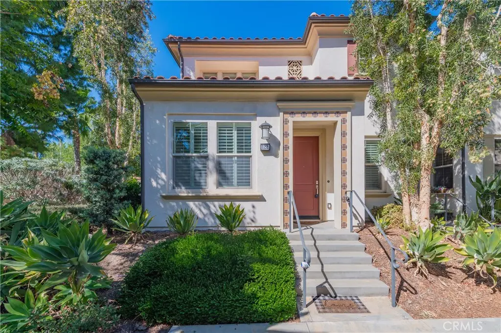 Condominium for rent at 122 Wild Rose, Lake Forest, CA featuring 3 beds and 3 baths