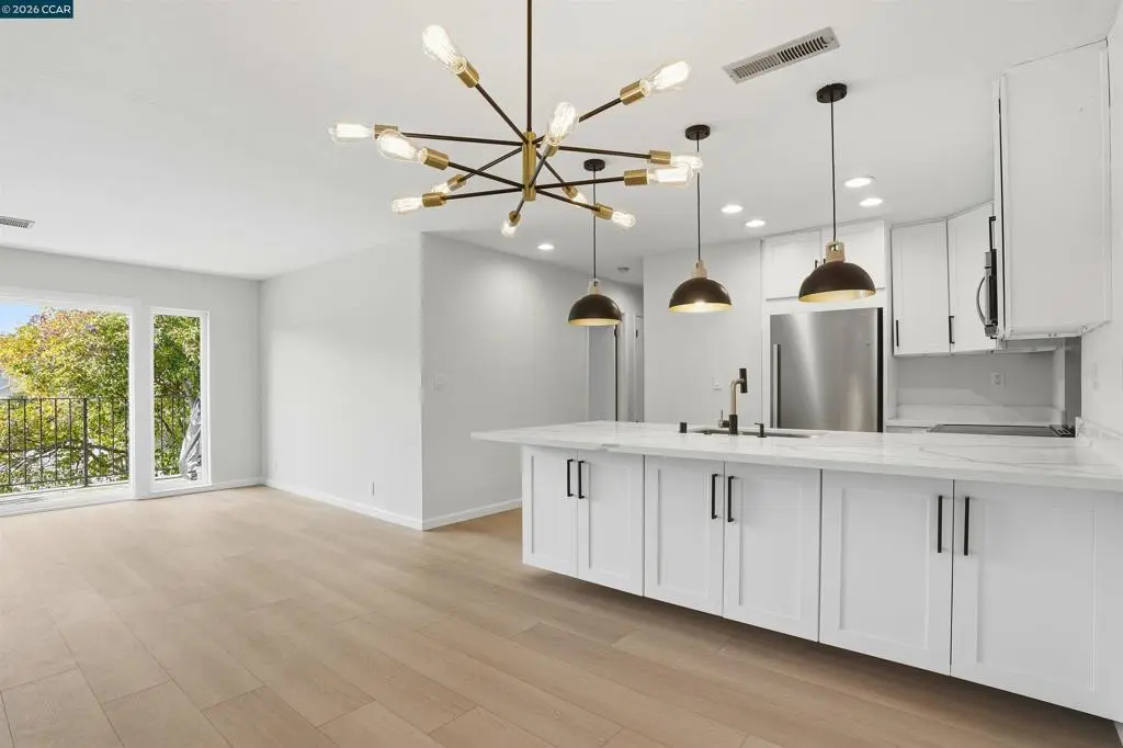 Condominium for sale at 1077 Wesley Court 7, Walnut Creek, CA featuring 2 beds and 2 baths