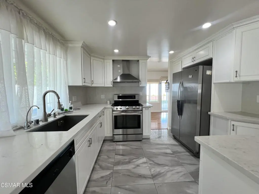Residential Lease for rent at 3587 Sweetwood Street, Simi Valley, Ventura County, CA featuring 3 beds and 2 baths