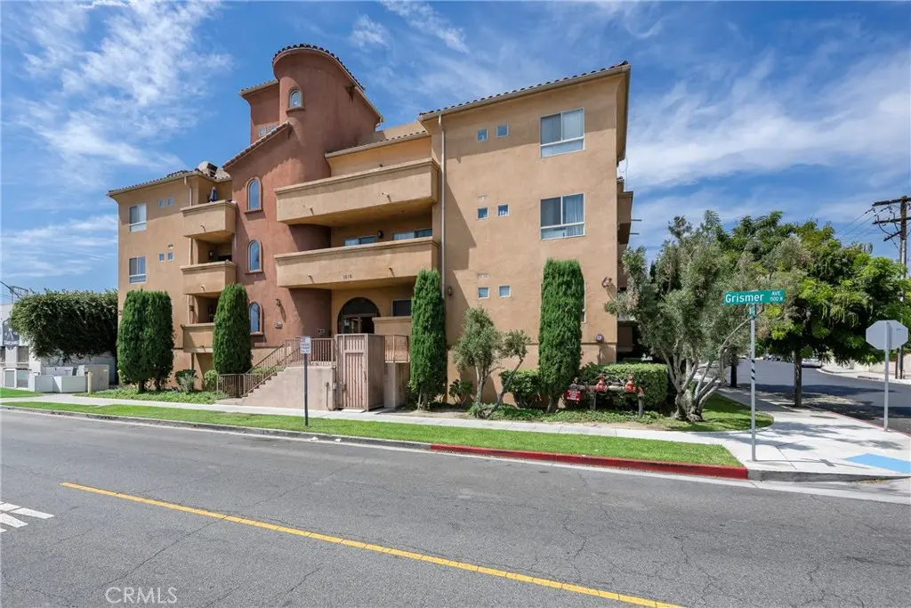 Condominium for sale at 1515 Grismer 202, Burbank, CA featuring 2 beds and 2 baths