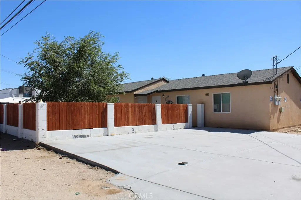 Apartment for sale at 12069 Chamberlaine, Adelanto, CA