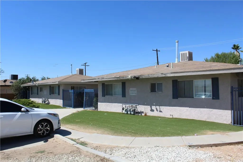Apartment for sale at 15510 Tonekai, Apple Valley, CA