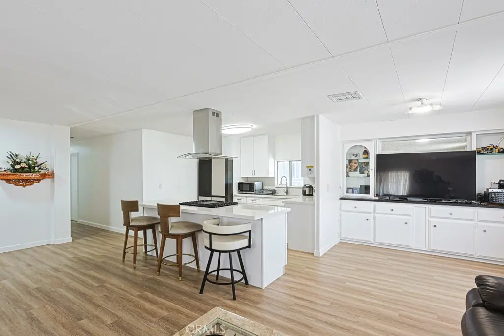 Manufactured In Park for sale at 15621 Beach 24, Westminster, CA featuring 3 beds and 2 baths
