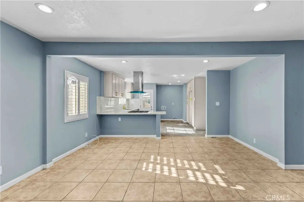 Triplex for rent at 5442 Olanda, Lynwood, CA featuring 3 beds and 2 baths