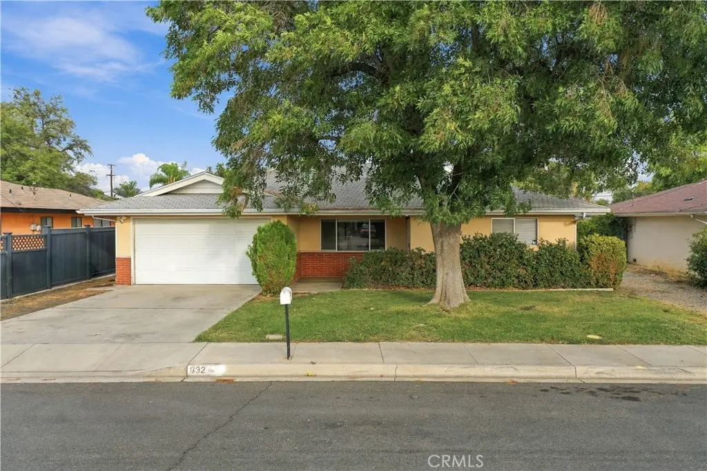 Single Family Residence for sale at 632 S Thompson, Hemet, CA featuring 2 beds and 2 baths