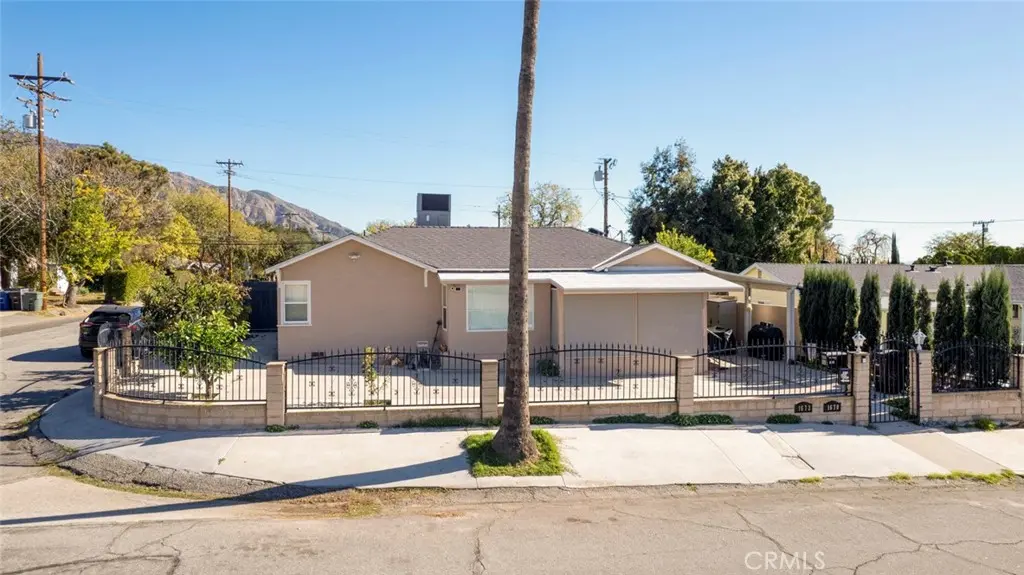 Triplex for sale at 1670 N Oxford Avenue N, Pasadena, CA featuring 6 beds and 4 baths