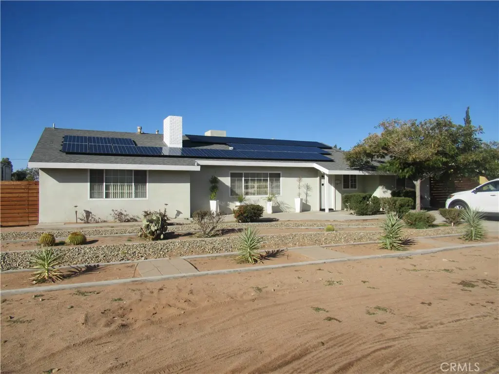 Single Family Residence for sale at 21918 Esaws Avenue, Apple Valley, CA featuring 5 beds and 3 baths