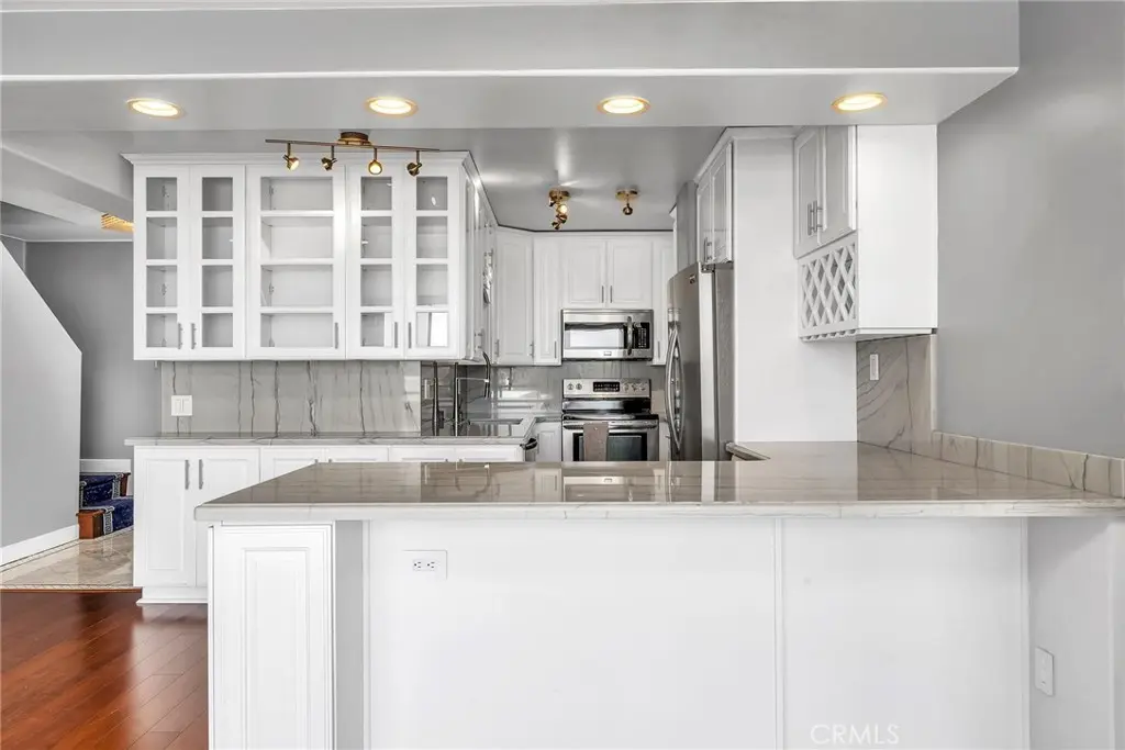 Condominium for rent at 531 Esplanade 511, Redondo Beach, CA featuring 2 beds and 3 baths