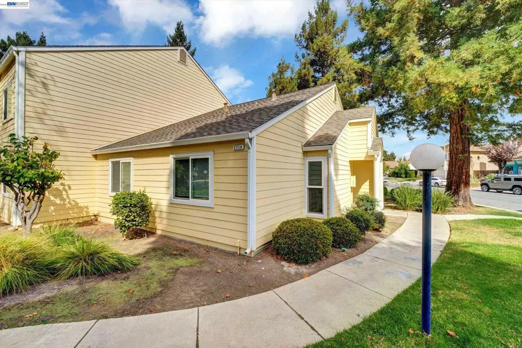 Condominium for sale at 2714 Harvest Ln, Antioch, CA featuring 3 beds and 2 baths