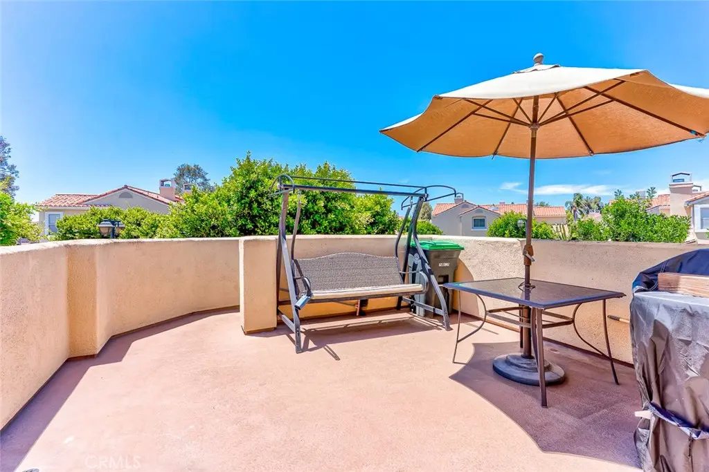 Condominium for rent at 2495 Paseo Circulo, Tustin, CA featuring 2 beds and 2 baths
