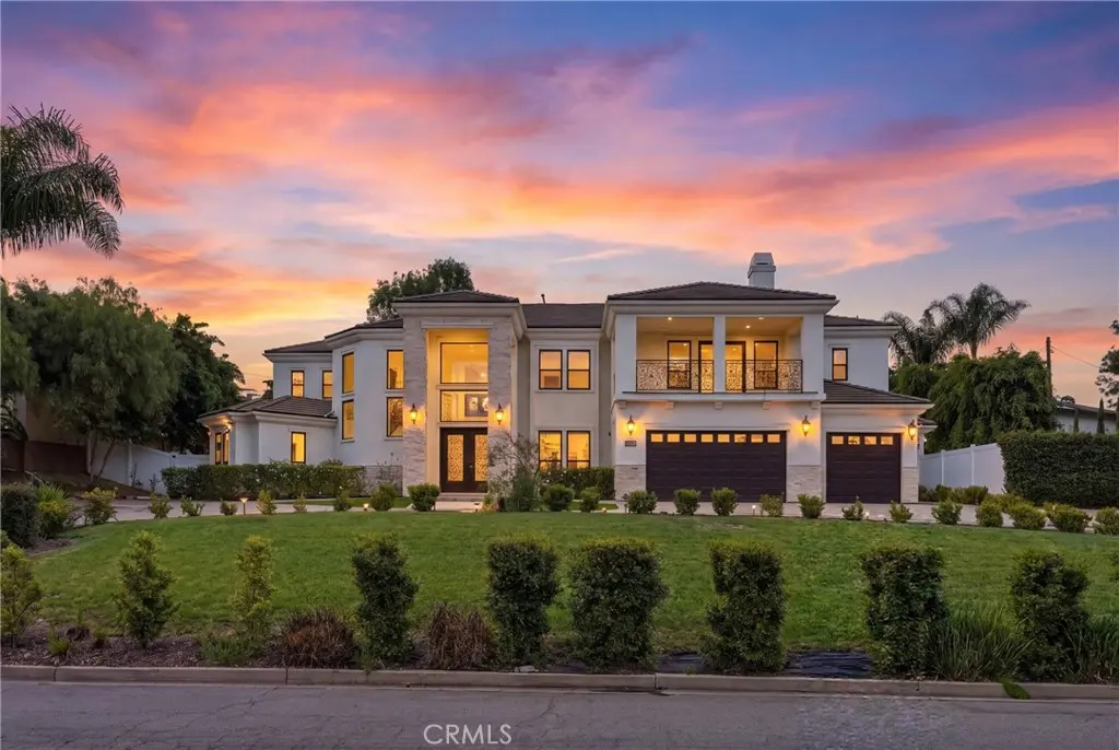 Single Family Residence for rent at 3101 Terraza, Fullerton, CA featuring 6 beds and 8 baths