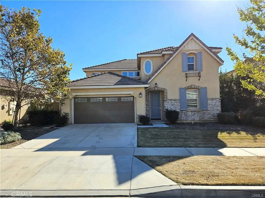 Single Family Residence for rent at 13213 Chatham, Rancho Cucamonga, CA featuring 4 beds and 3 baths