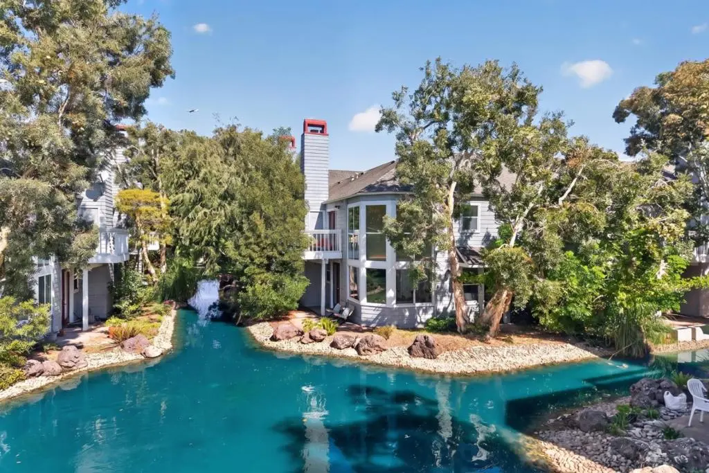 Townhouse for sale at 603 Mendocino Way, Redwood City, CA featuring 2 beds and 3 baths