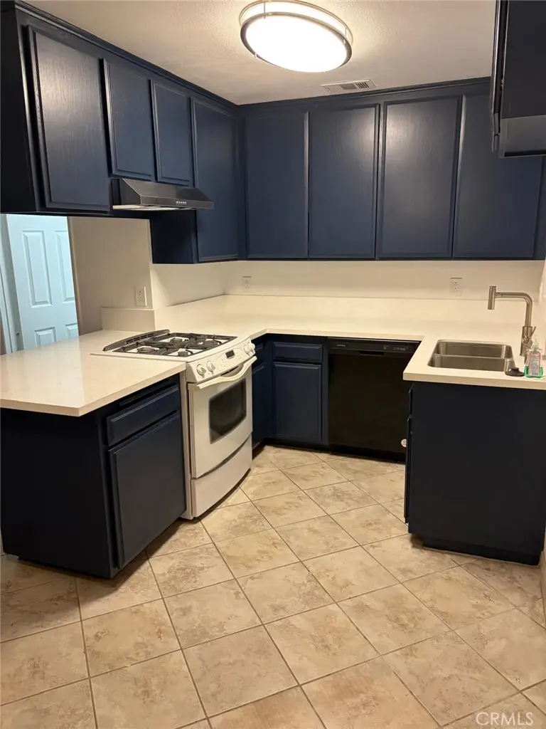 Quadruplex for rent at 13648 Earlham, Whittier, CA featuring 2 beds and 2 baths