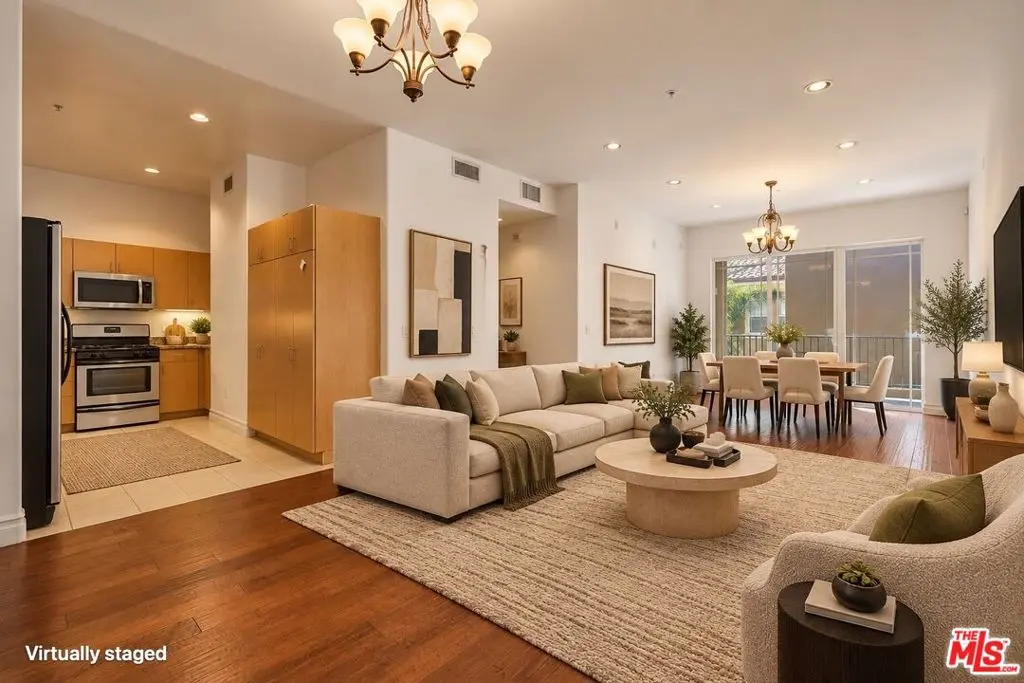 Condominium for sale at 917 S New Hampshire Avenue 414, Los Angeles, CA featuring 2 beds and 2 baths