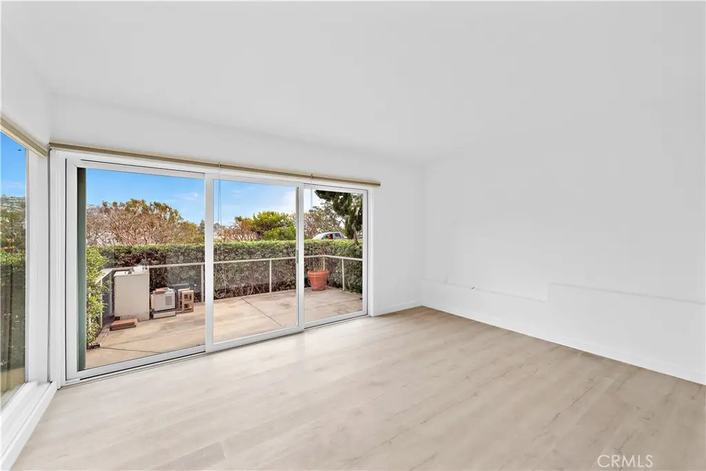 Apartment for rent at 182 Cliff Drive, Laguna Beach, CA featuring 1 bed and 1 bath