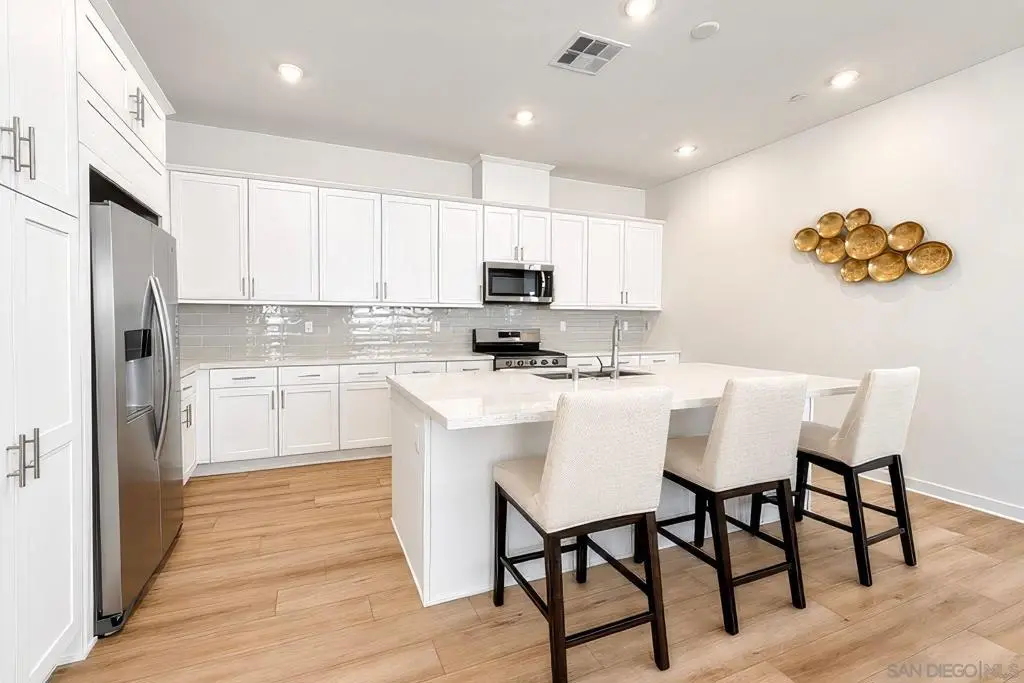Residential Lease for rent at 1749 Camino Strava 2, Chula Vista, San Diego County, CA featuring 3 beds and 2 baths