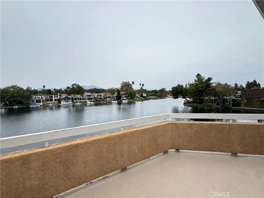 Residential Lease for rent at 22854 Sailwind, Lake Forest, Orange County, CA featuring 2 beds and 2 baths