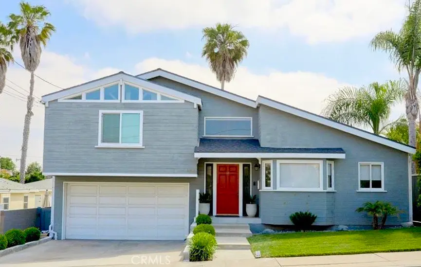 Single Family Residence for rent at 1104 Steinhart, Redondo Beach, CA featuring 3 beds and 3 baths