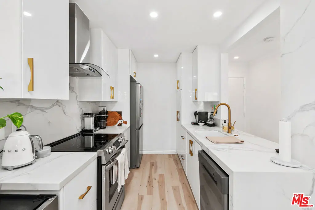 Condominium for sale at 1222 N Olive Drive 201, West Hollywood, CA featuring 2 beds and 2 baths