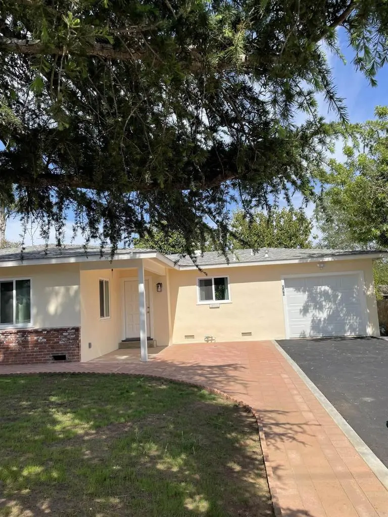 Residential Lease for rent at 240 Potter Street, Fallbrook, San Diego County, CA featuring 3 beds and 2 baths