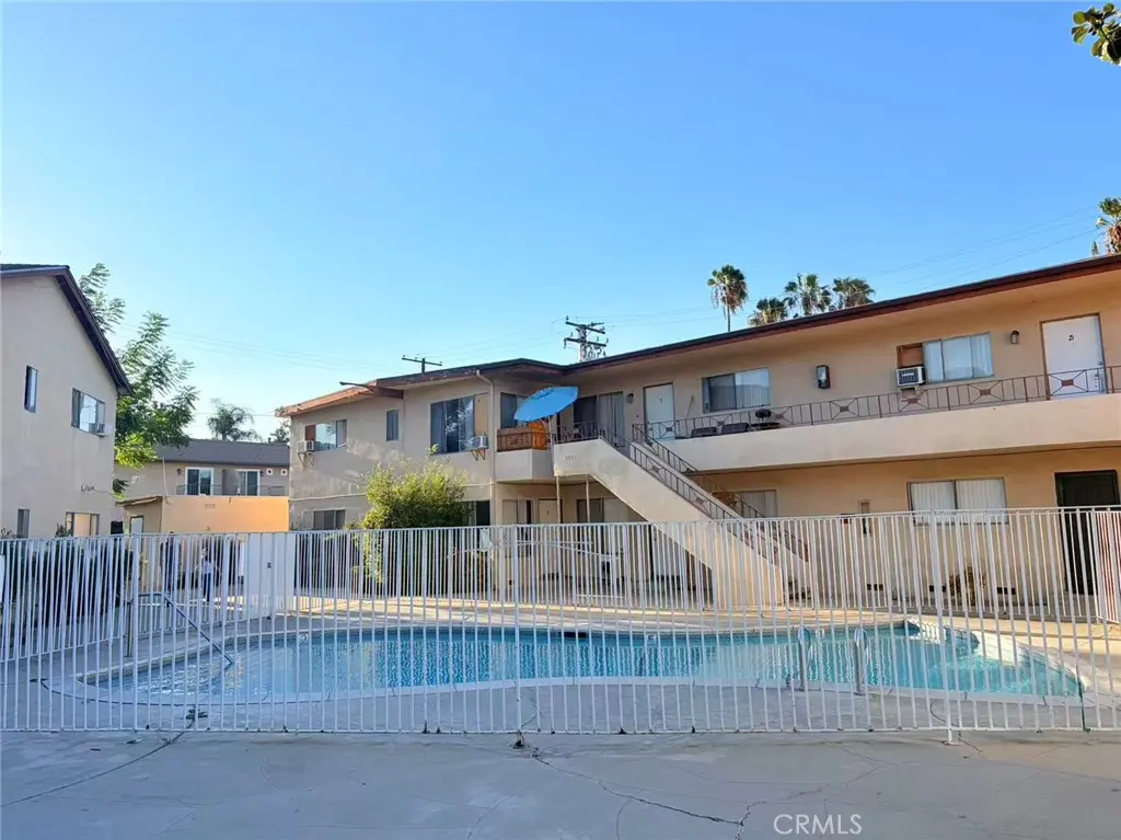 Apartment for rent at 559 W Alpine St E, Upland, CA featuring 1 bed and 1 bath
