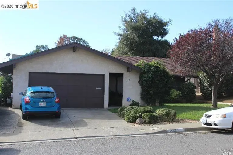 Residential Lease for rent at 237 VALENCIA STREET, Vallejo, Solano County, CA featuring 4 beds and 2 baths
