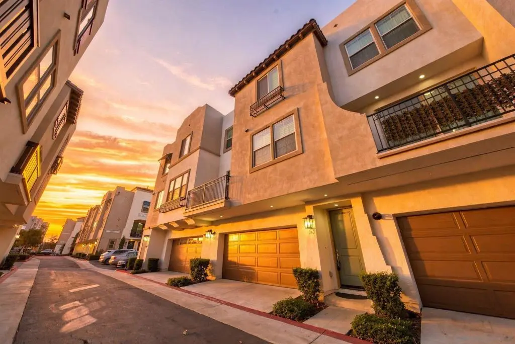 Townhouse for sale at 340 Millstream Ct, Santee, CA featuring 3 beds and 3 baths