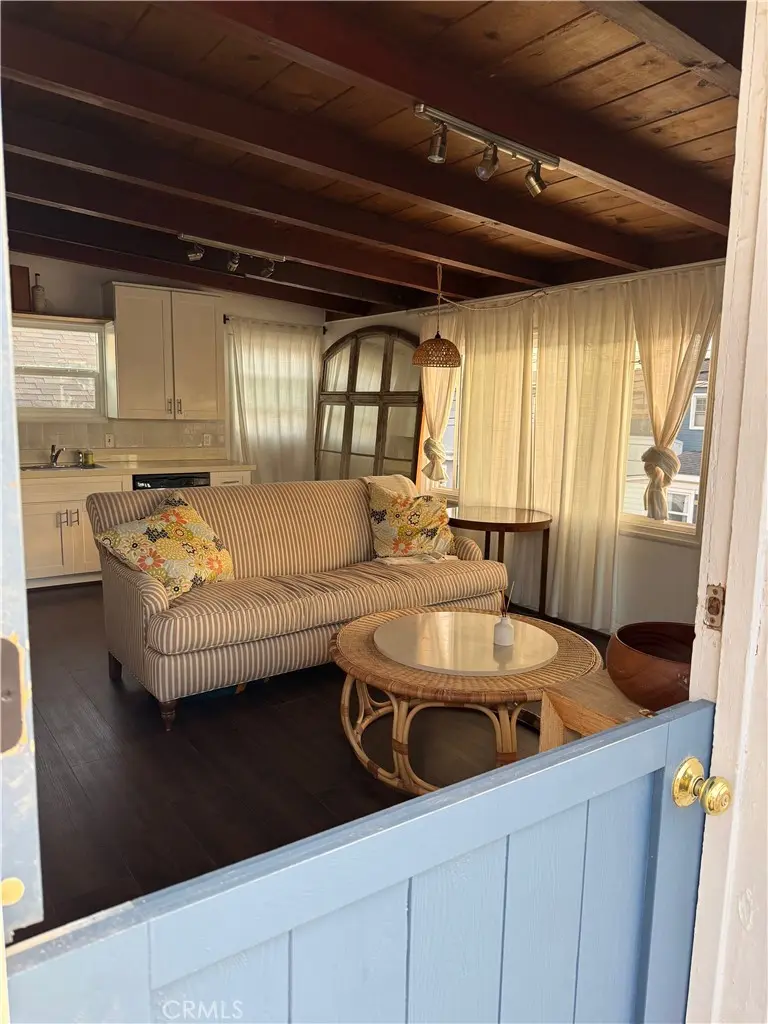 Duplex for rent at 3506 Marcus, Newport Beach, CA featuring 1 bed and 1 bath