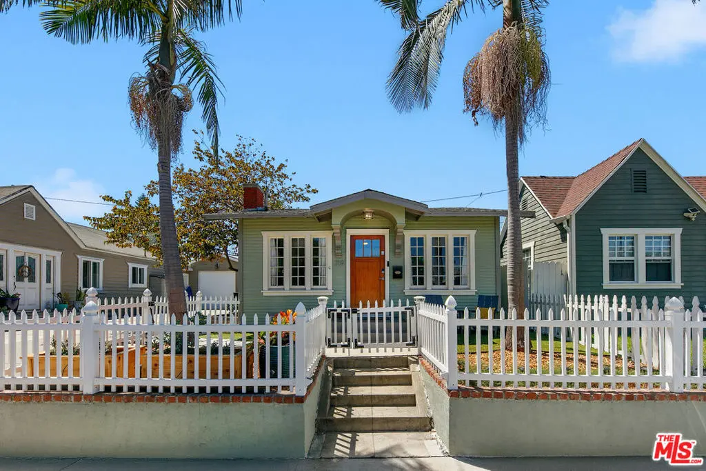 Single Family Residence for sale at 719 Columbia Place, Torrance, CA featuring 2 beds and 1 bath
