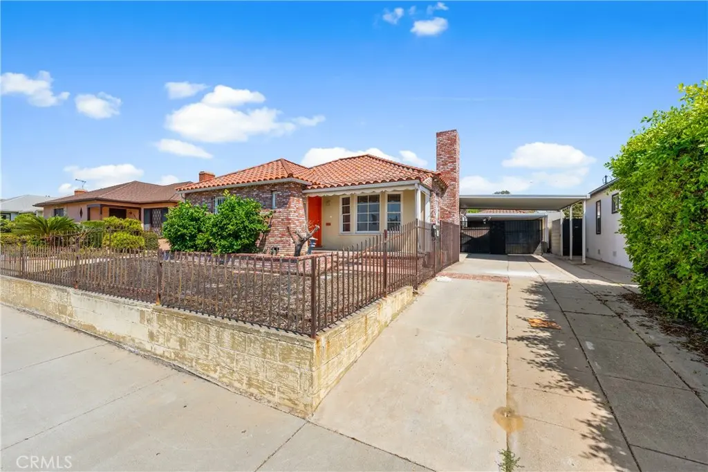 Single Family Residence for sale at 3920 Buckingham Road, Los Angeles, CA featuring 3 beds and 3 baths