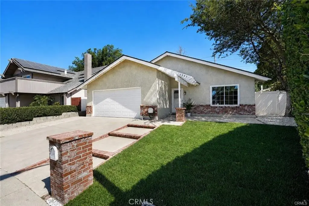 Residential Lease for rent at 2395 Century, Simi Valley, Ventura County, CA featuring 2 beds and 1 bath