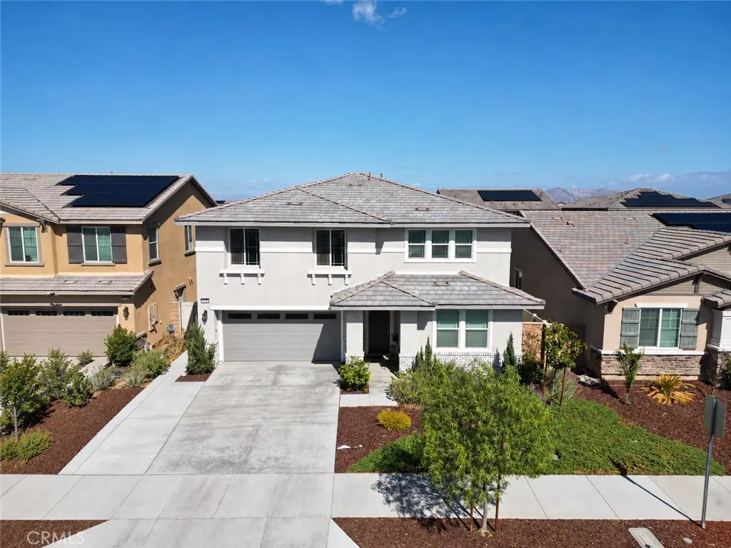 Single Family Residence for sale at 426 Daniella, Perris, CA featuring 3 beds and 3 baths