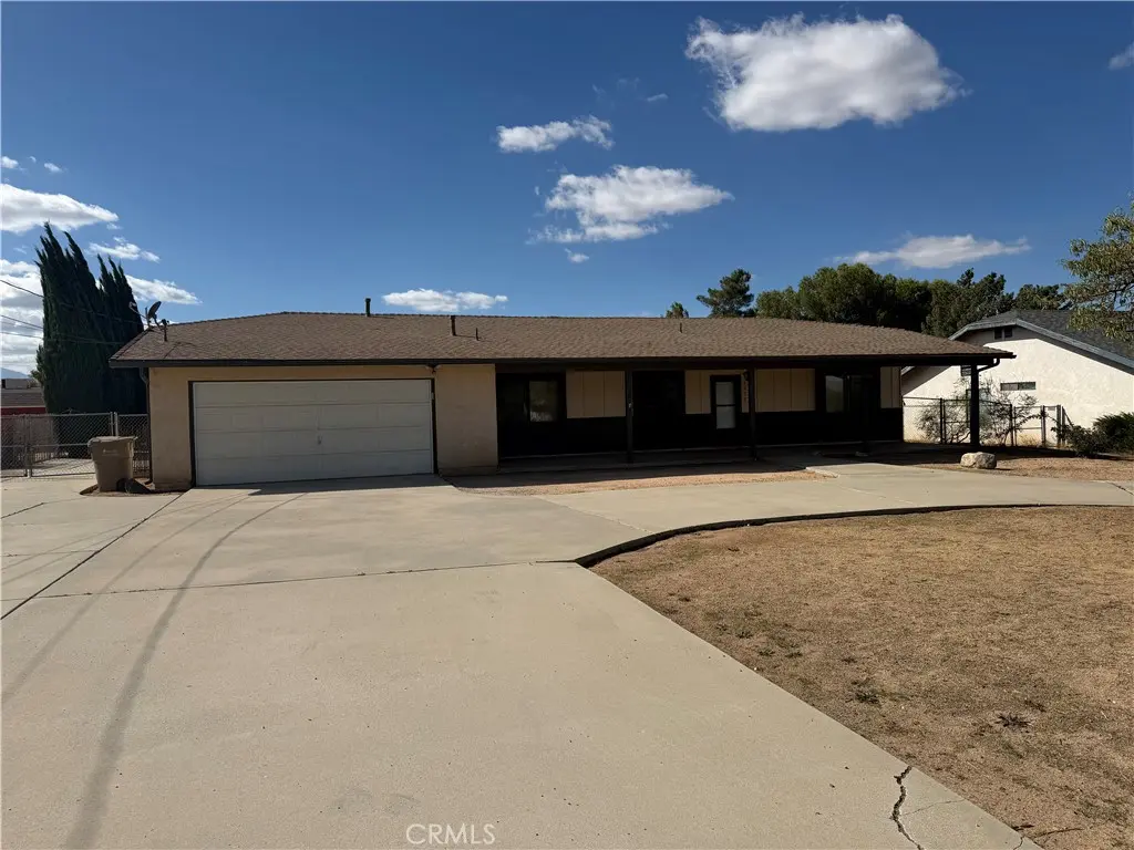 Single Family Residence for sale at 6830 Summit Valley Road, Hesperia, CA featuring 3 beds and 2 baths