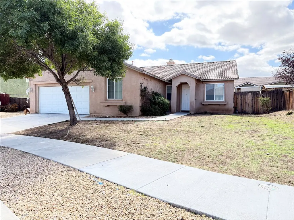 Single Family Residence for sale at 13275 Newport Street, Hesperia, CA featuring 5 beds and 3 baths